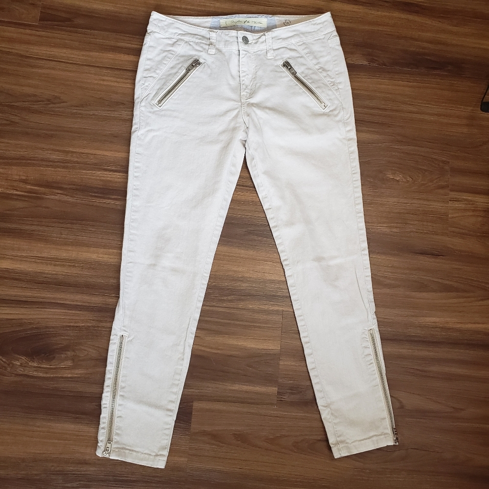 EUC Daughter of the Liberation White Zip Moto Jean